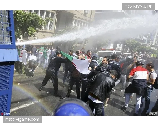 阿尔及利亚JSK俱乐部新赛季蓄势待发,誓言冲击顶级荣誉 阿尔及利亚JSK俱乐部新赛季蓄势待发,誓言冲击顶级荣誉