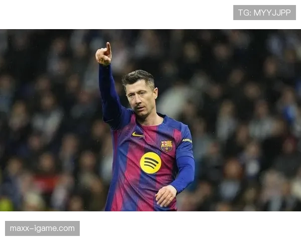 西甲格局生变：顶级球星加盟引发关注，联赛竞争愈发激烈