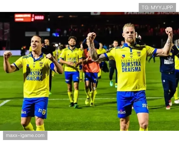 费耶诺德战术解析：攻防平衡与团队协作成制胜关键