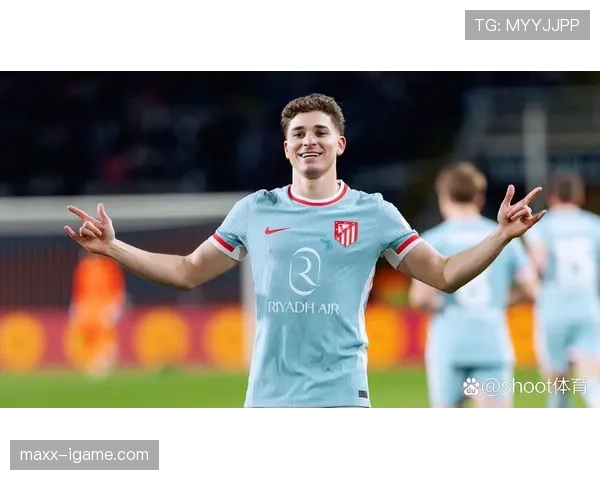 阿尔瓦雷斯表现稳健，曼城新星未来可期